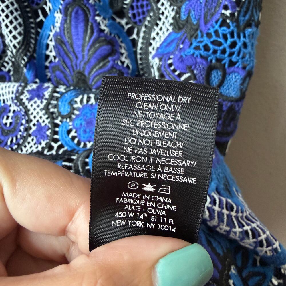 Alice + Olivia Nakia Blue Black Guipure Lace Dress Size 4 - Picture 6 of 6